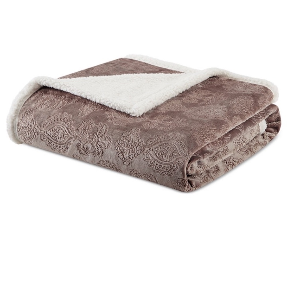 Oversized reversible embossed plush/berber throw - Picture 9 of 9